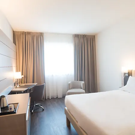 Novotel 2 Hotel 4*