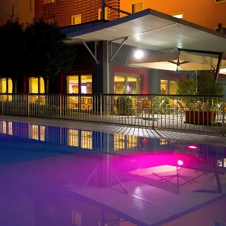 Novotel 2 Hotel 4*