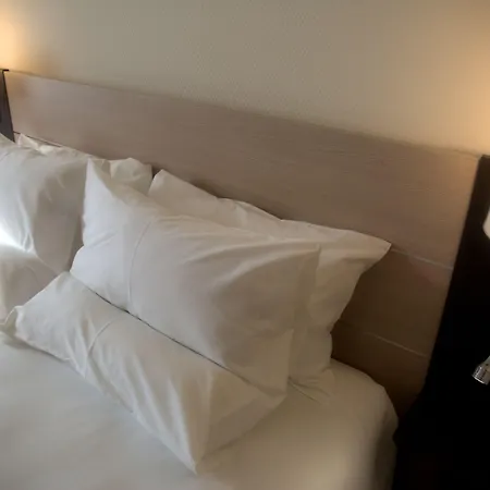 Novotel 2 Hotel 4*