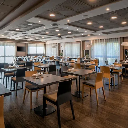 Novotel 2 Hotel